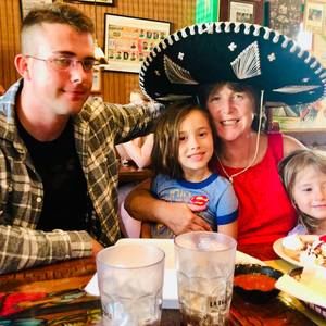 Meet your Posher, Kelli